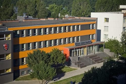 Wroclaw Business University Of Applied Sciences