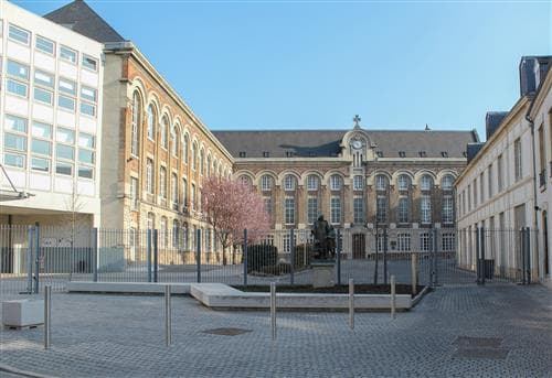 Ecole Supérieure Angevine en Informatique et Productique
