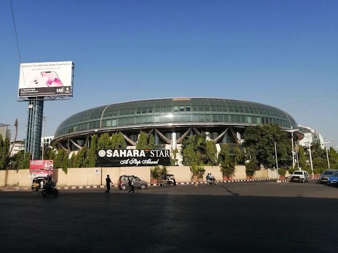 Hotel Sahara Star